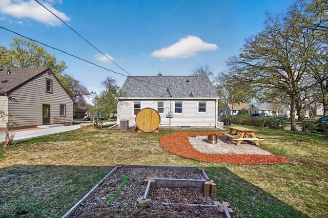 2656 Georgia Avenue S, Saint Louis Park, MN 55426