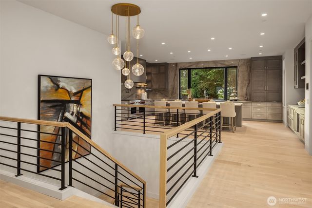 9607 NE 30th Place, Clyde Hill, WA 98004