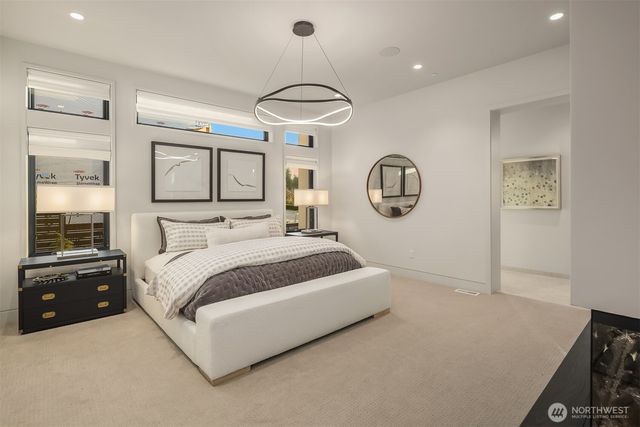 9607 NE 30th Place, Clyde Hill, WA 98004