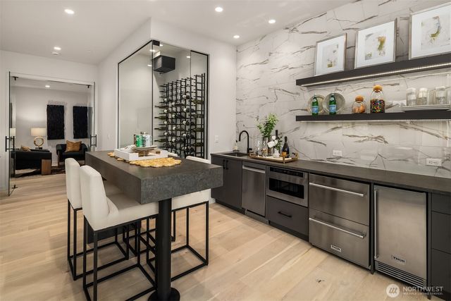 9607 NE 30th Place, Clyde Hill, WA 98004