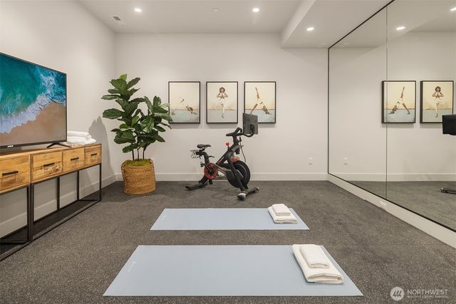 9607 NE 30th Place, Clyde Hill, WA 98004