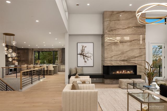 9607 NE 30th Place, Clyde Hill, WA 98004