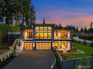 9607 NE 30th Place, Clyde Hill, WA 98004