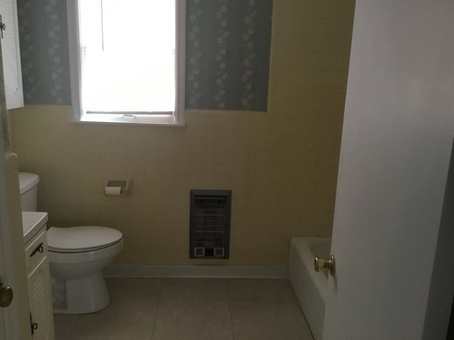 265 WOODLAWN PL, Selmer, TN 38375