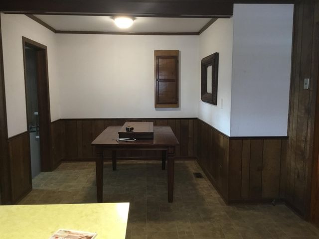 265 WOODLAWN PL, Selmer, TN 38375