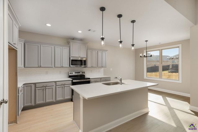 411 Colt Court, Kathleen, GA 31047