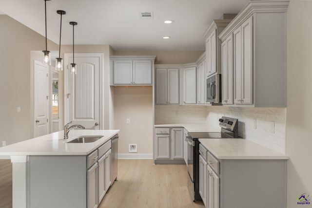 411 Colt Court, Kathleen, GA 31047