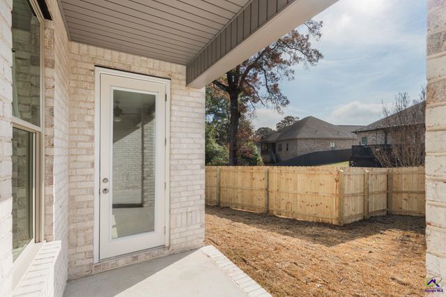 411 Colt Court, Kathleen, GA 31047