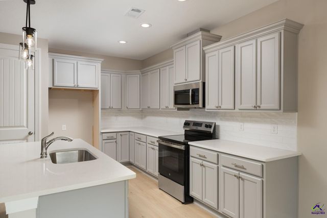 411 Colt Court, Kathleen, GA 31047