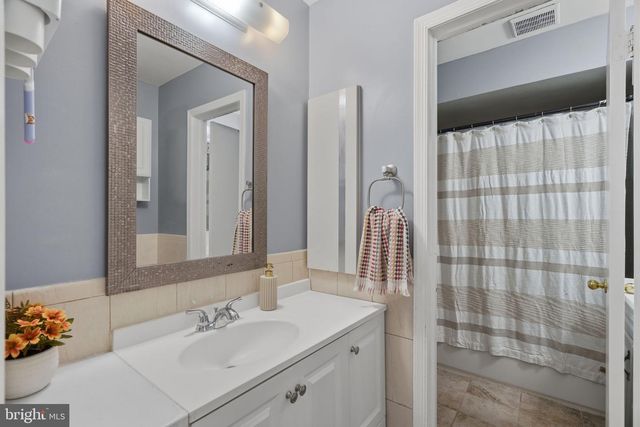97 WINCHESTER DR, Hightstown, NJ 08520
