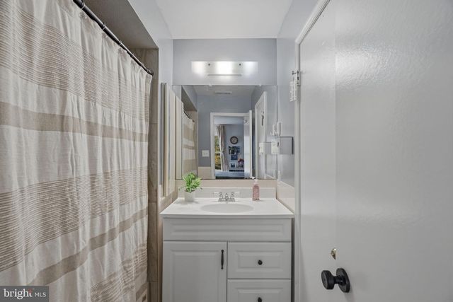 97 WINCHESTER DR, Hightstown, NJ 08520