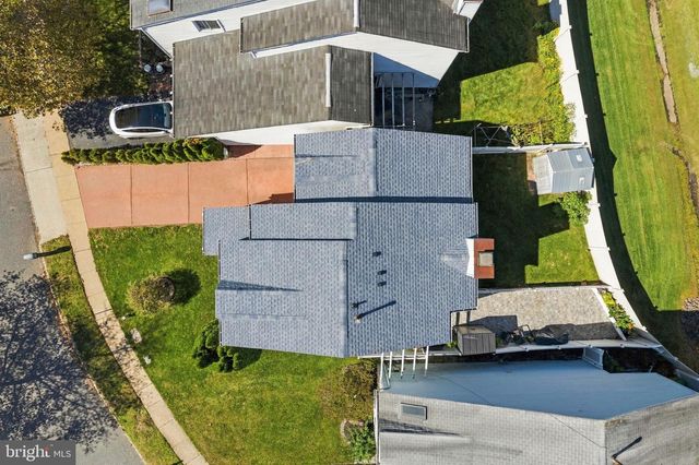 97 WINCHESTER DR, Hightstown, NJ 08520