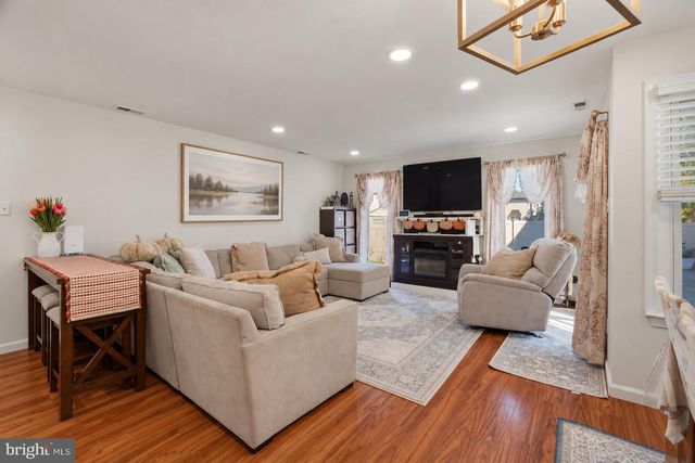 97 WINCHESTER DR, Hightstown, NJ 08520