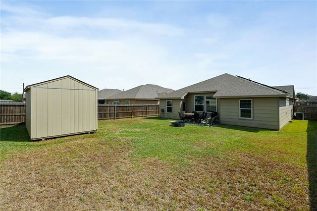 9422 English Oak Dr, Corpus Christi, TX 78410