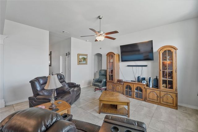 9422 English Oak Dr, Corpus Christi, TX 78410