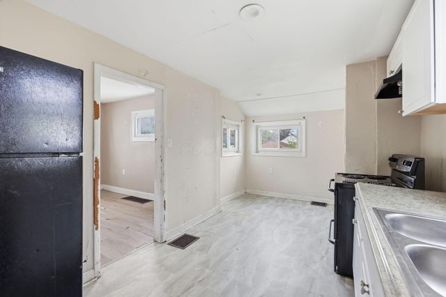 1482 E 26th Avenue, Columbus, OH 43211