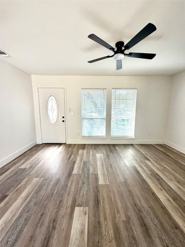7416 Llano Avenue, Fort Worth, TX 76116