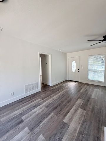 7416 Llano Avenue, Fort Worth, TX 76116