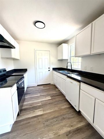 7416 Llano Avenue, Fort Worth, TX 76116