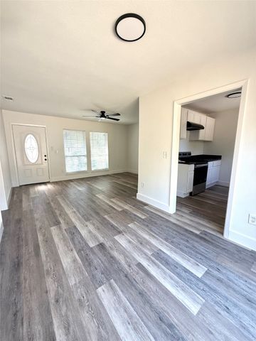7416 Llano Avenue, Fort Worth, TX 76116