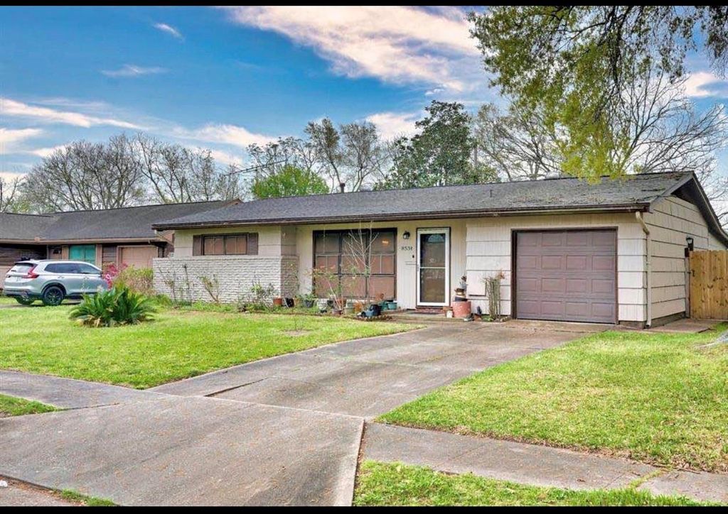 8534 Dillon Street, Houston, TX 77061