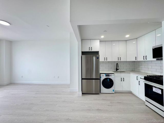 1434 110th Street 5I, College Point, NY 11356