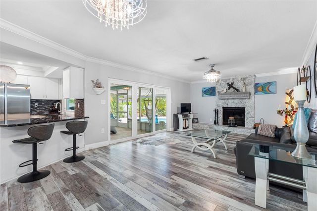 7992 BAYSHORE DRIVE, Seminole, FL 33776