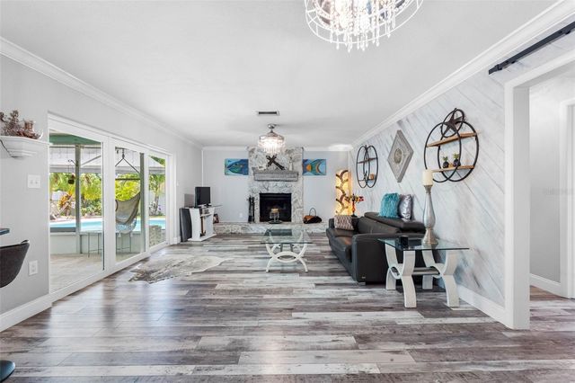 7992 BAYSHORE DRIVE, Seminole, FL 33776