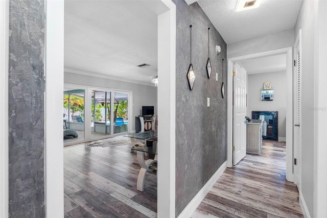 7992 BAYSHORE DRIVE, Seminole, FL 33776