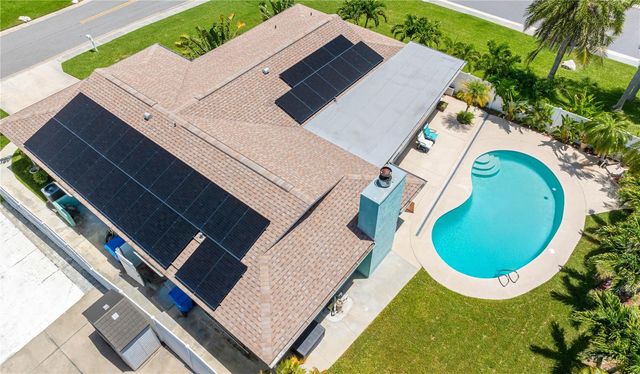 7992 BAYSHORE DRIVE, Seminole, FL 33776