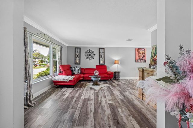 7992 BAYSHORE DRIVE, Seminole, FL 33776