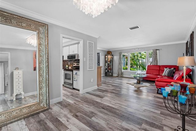 7992 BAYSHORE DRIVE, Seminole, FL 33776