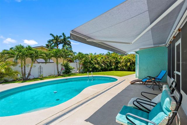 7992 BAYSHORE DRIVE, Seminole, FL 33776