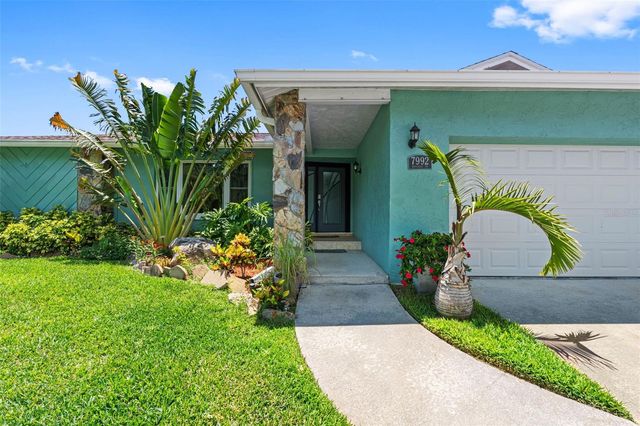 7992 BAYSHORE DRIVE, Seminole, FL 33776