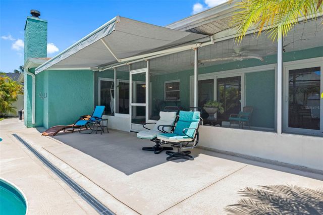7992 BAYSHORE DRIVE, Seminole, FL 33776