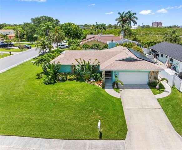 7992 BAYSHORE DRIVE, Seminole, FL 33776