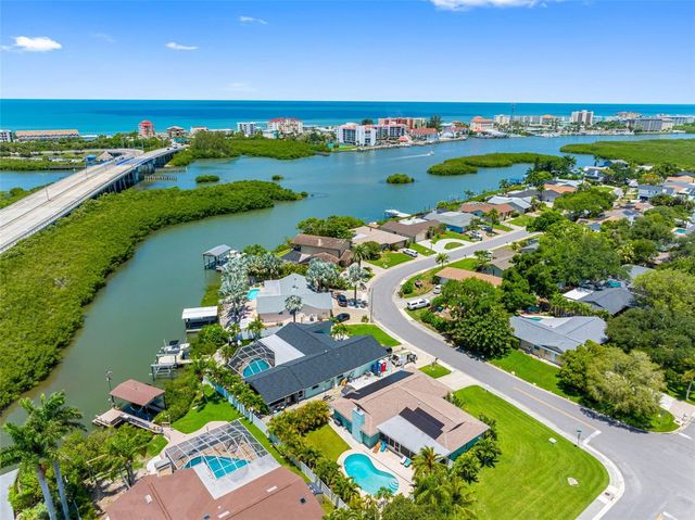 7992 BAYSHORE DRIVE, Seminole, FL 33776