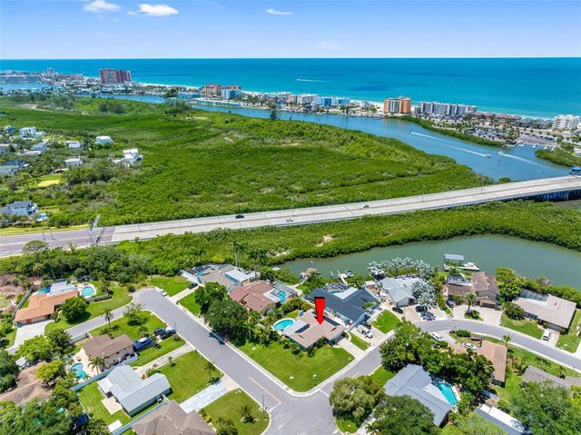 7992 BAYSHORE DRIVE, Seminole, FL 33776