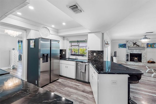 7992 BAYSHORE DRIVE, Seminole, FL 33776