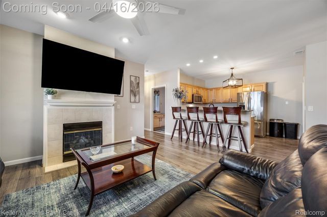 5494 Acorn Lane, Sterling Heights, MI 48314