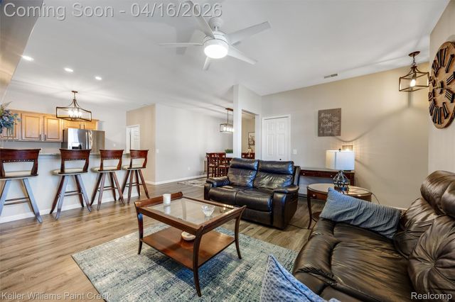 5494 Acorn Lane, Sterling Heights, MI 48314