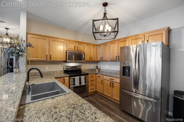5494 Acorn Lane, Sterling Heights, MI 48314