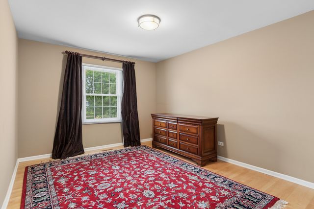 2211 Joyce Lane, Naperville, IL 60564