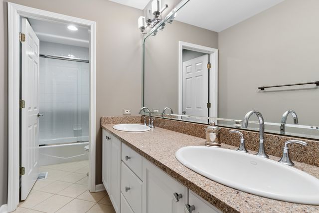2211 Joyce Lane, Naperville, IL 60564
