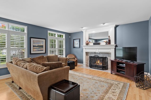 2211 Joyce Lane, Naperville, IL 60564