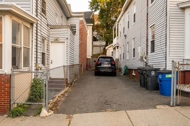 28 High St 1, Haverhill, MA 01832