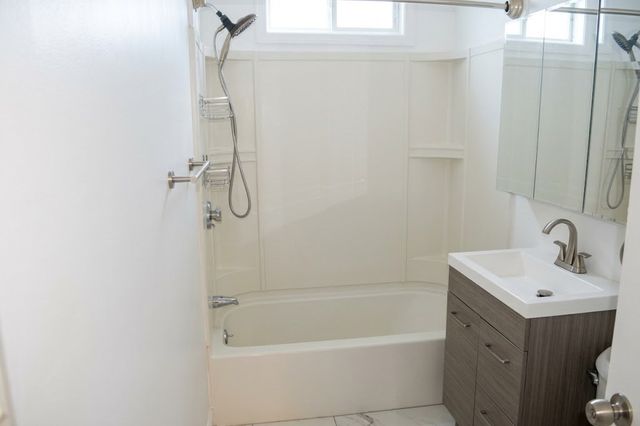 28 High St 1, Haverhill, MA 01832
