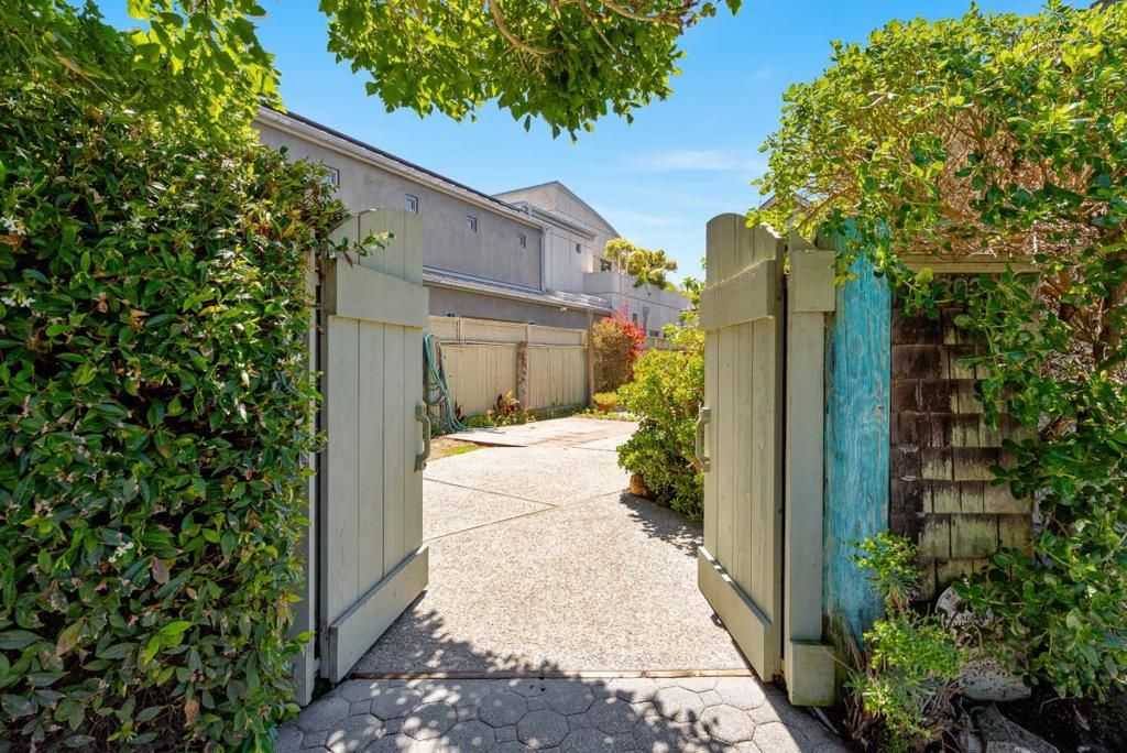 Image 14 of property listing at 3020 Pleasure Point Drive, Santa Cruz, CA 95062