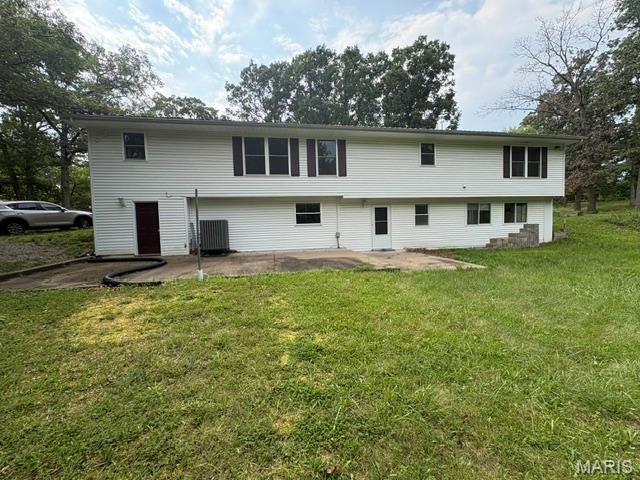 1232 W Springfield Road, St Clair, MO 63077