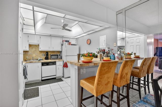 4172 Inverrary Dr 503, Lauderhill, FL 33319